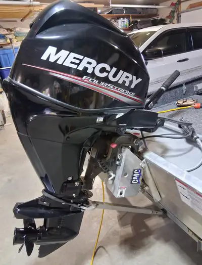 2020 Mercury outboard motor, 25hp Electric start Short shaft Extra prop Never in salt water Oil and...