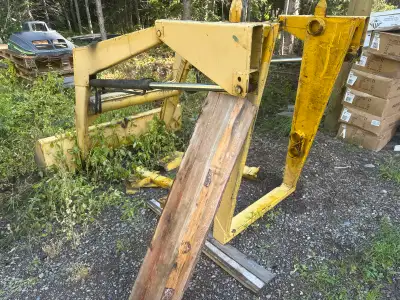 Eze on loader. Came off a 63 hp tractor. Mounts included. Was on a Belarus but can be adapted to any...