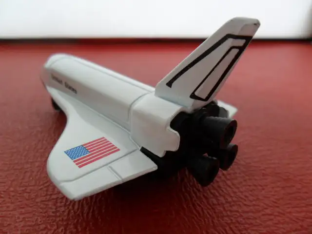 Vintage Metal USA Space Shuttle Pull Back Toy. $10 New condition63373373710467123
