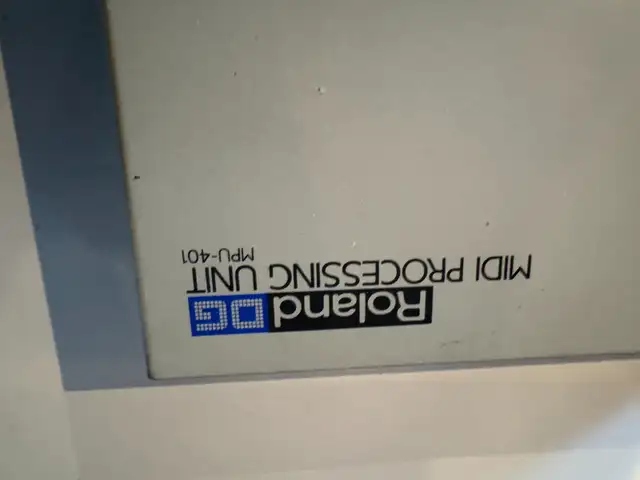 Vintage Roland DG MPU-401 MIDI Processing Unit Excellent in Pro Audio & Recording Equipment in City of Toronto - Image 3