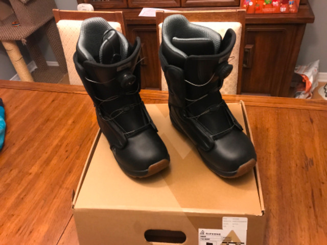 Brand new snow board boots - bottes neuves planche a neige - 8 dans Planches à neige  à Gatineau