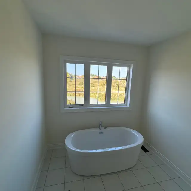 Room for rent in Room Rentals & Roommates in Mississauga / Peel Region - Image 5