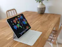 Apple iPad Pro 12.9" 5th Gen + Apple Magic Keyboard + Folio