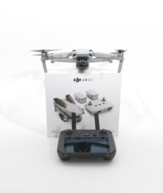 DJI Air 2s drone combo avec RC Pro a volé 14min dans Appareils électroniques  à Laval/Rive Nord - Image 3