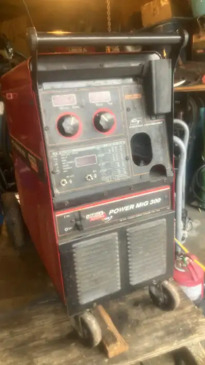 Lincoln Electric Power Mig 300 welder. I have no idea why it will not turn on.