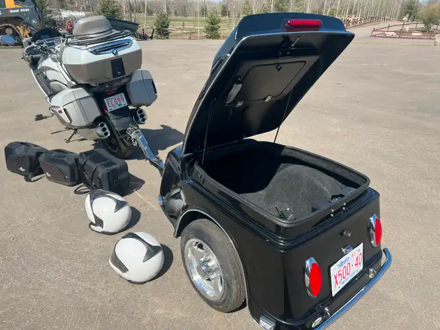 2014 BMW 1600 GTL Exclusive c/w trailer in Sport Touring in Strathcona County - Image 10
