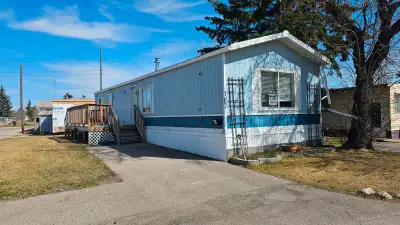 #167, 6724 17th Avenue SE in Mountview 1998 SRI Homes 2 Bed, 1 Bathroom, 5 Appliances, Deck, Shed. T...