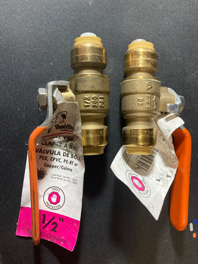 1/2” sharkbit shutoff valves in Plumbing, Sinks, Toilets & Showers in Hamilton