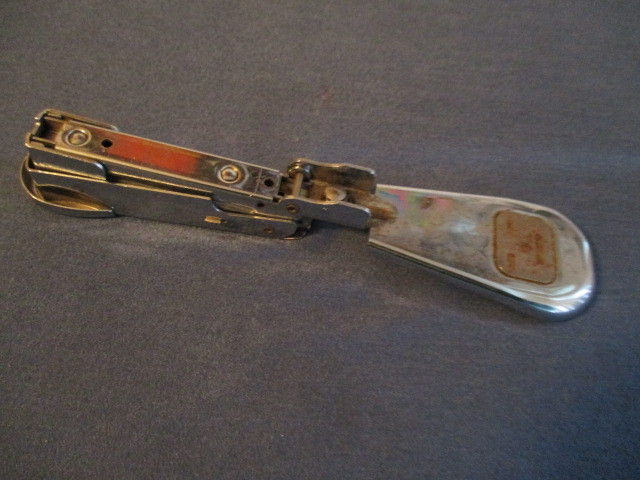 VINTAGE CHROME ARROW STAPLER MODEL 105-ART DECO & WORKING-RARE! dans Art et objets de collection  à Laval/Rive Nord - Image 2