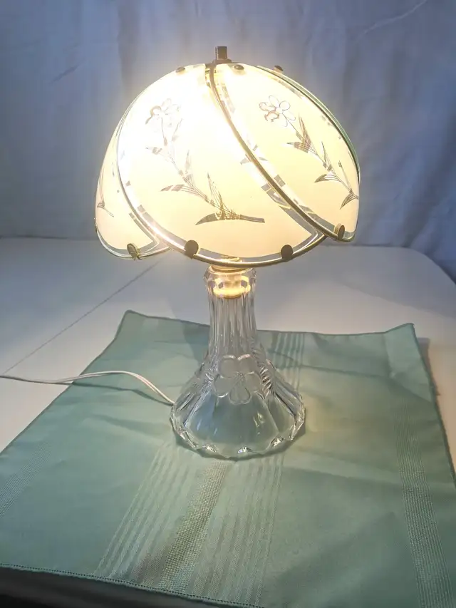 Table Lamp Glass Shade, Crystal Base Botanical Scalloped Frosted in Indoor Lighting & Fans in Markham / York Region - Image 2
