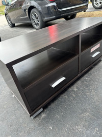 Tv stand with built in 2 drawers 