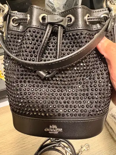 original. And it’s brand new never used! Price is firm! No looking for offer pls. Pick up only at 14...