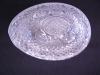 VTG AVON Collectible Glass Egg Trinket, Candy Dish