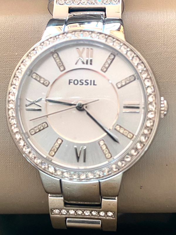 "Fossil" brand watch in Jewellery & Watches in Ottawa - Image 4
