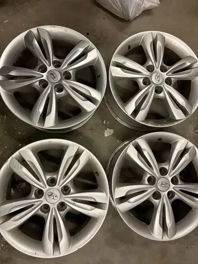 *** Available if ad is up. *** Selling a set of four original Hyundai alloy rims came off a 2015 Hyu...
