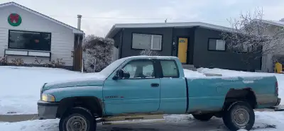 Truck runs 4by 4 works