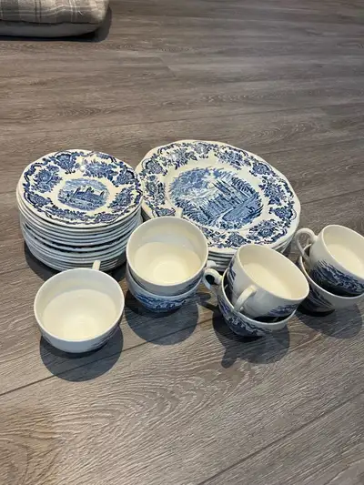 Royal Homes of Britain China sets , View more