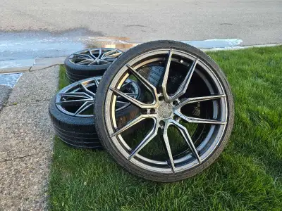 These are used 19" summer rims that will fit a variety of vehicles with a 5x114.3 bolt pattern. The...