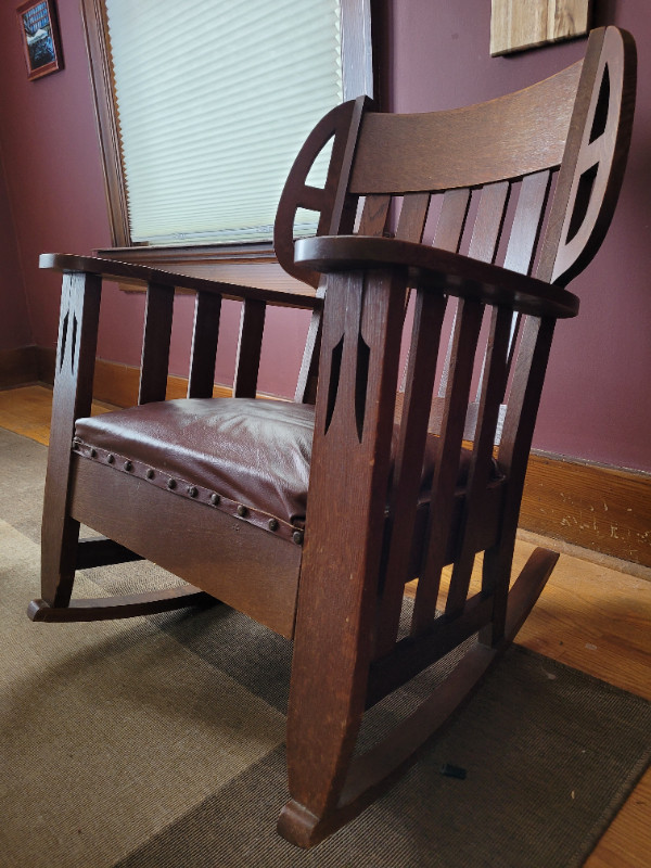 Antique Rocking Chair in Chairs & Recliners in Kitchener / Waterloo - Image 4