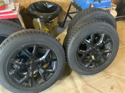 Tires and rims off of a 2020 Jeep Cherokee Overland, in very good shape with sensors $900.00 or best...