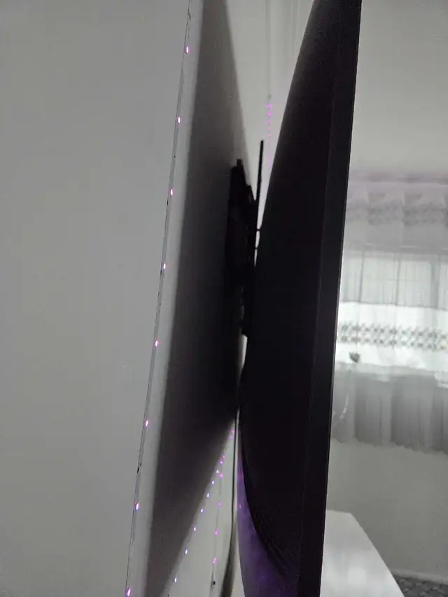samsung smart tv in TVs in City of Toronto - Image 4