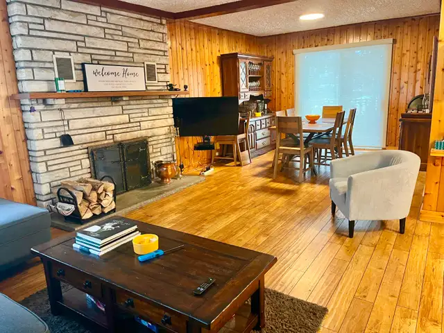 Lantier Lake Front Chalet in Quebec in Canada - Image 6