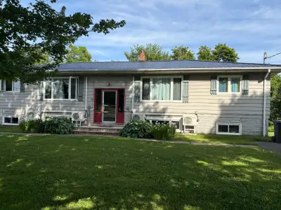 Bright and nice 2-bedroom, 1-bathroom upper unit in a four-unit building located on a quiet street i...