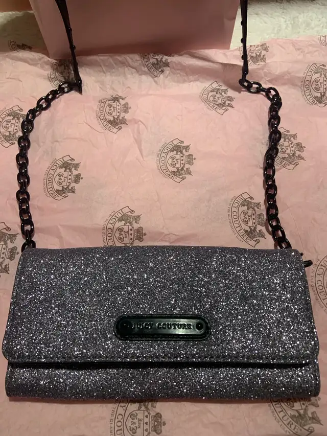 Juicy Couture Y2K Original Pink/Silver Glitter Purse in Women's - Bags & Wallets in Mississauga / Peel Region - Image 3