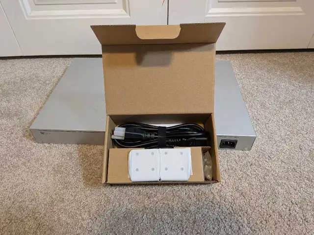 Ubiquiti 48 port POE switch486356611289600004