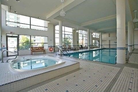 Beautiful One Bedroom, One Den Condo across Promenade Mall 3