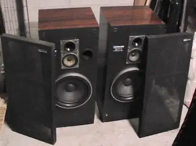 Selling a pair of full-range Classic Pioneer cs-539 three-way speakers consist of 10" woofer, mid an...