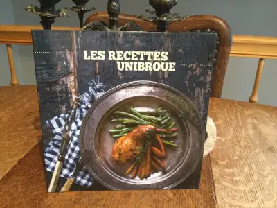77 pages an 2014 comme neuf avec une coupe UNIBROUE 20 $ le livre et la belle coupe ST-EUSTACHE info...