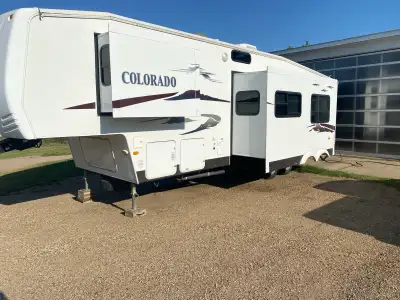 For sale Colorado bunkhouse trailer , central vac, good tires .
