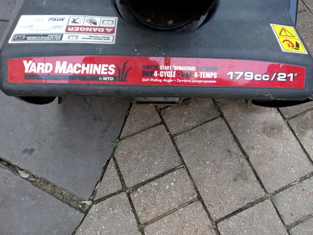 MTD YardMachines 179 cc gas-powered OHV 21" blade Like NEW $350 in Lawnmowers & Leaf Blowers in City of Toronto - Image 8
