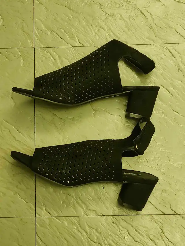 Ladies shoes in Women's - Shoes in Oshawa / Durham Region - Image 2