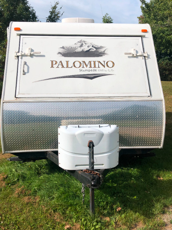 Palomino Stampede Ultra- Lite Travel Trailer in Travel Trailers & Campers in Oshawa / Durham Region - Image 2
