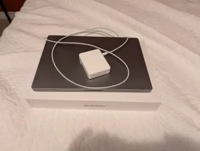 Apple Macbook Pro 16" M1 Pro 512GB, View more