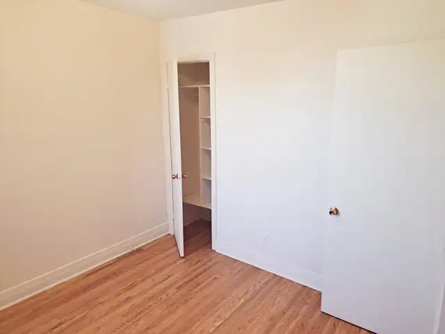 Superbe et grand 4 1/2 lumineux – Libre immédiatement in Long Term Rentals in City of Montréal - Image 4