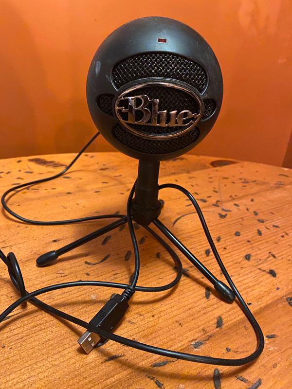 Blue Snowball Mic in Speakers, Headsets & Mics in Mississauga / Peel Region