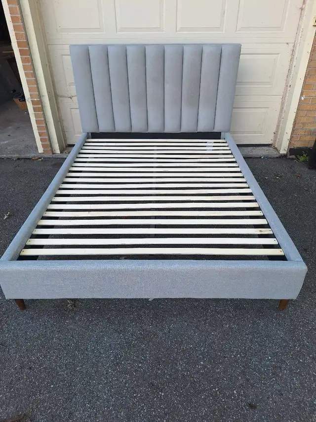 Beaudyrest Queen Bed Frame and Mattress63860082558977124
