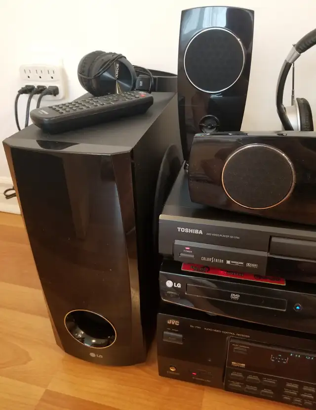 JVC RX-774V RECEIVER LG & TOSHIBA DVD STEREO SYSTEM WT SPEAKERS in General Electronics in Mississauga / Peel Region - Image 7