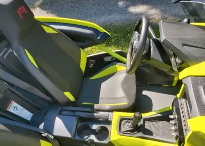 2021 Polaris R Slingshot. Less than 5000km mint Condition 5 speed Manual Transmission Limited Editio...