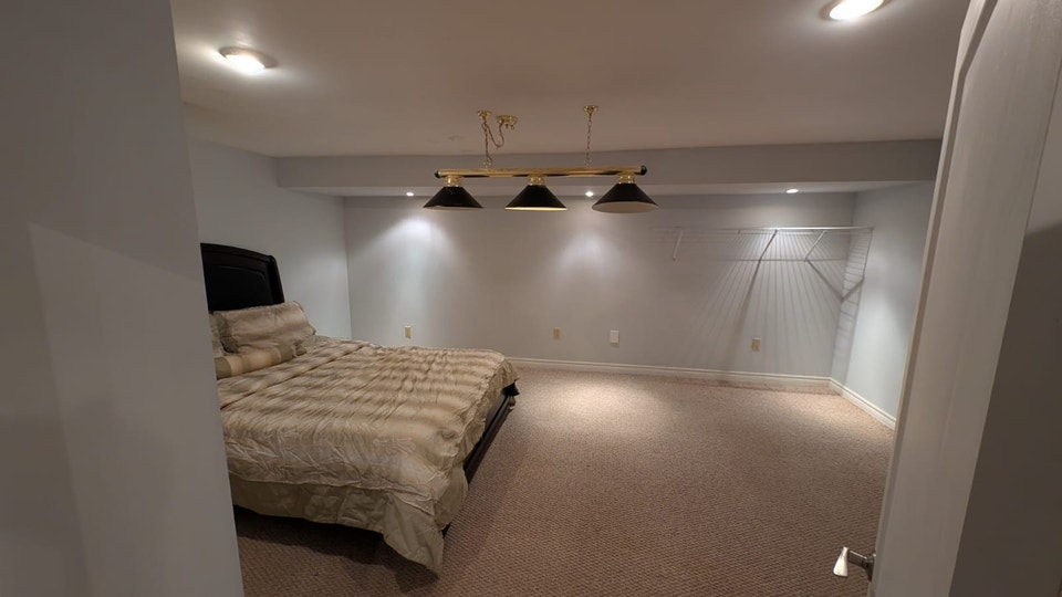 1300 Sq Ft 1 Bedroom Basement Apartment in  Royal Orchard 5