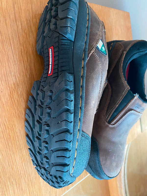 Steel toed work shoe in Men's Shoes in Owen Sound - Image 2