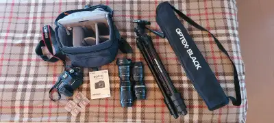 Canon 80D Includes case 5 x 17gb SD memory cards 4 lenses 430EXlll-RT flash & off camera shoe Tripod