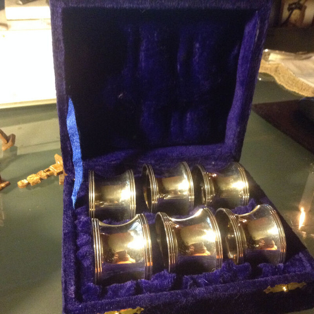 SET OF 6 VINTAGE SILVER NAPKIN RINGS in Original Purple Blue Vel in Arts & Collectibles in Vancouver