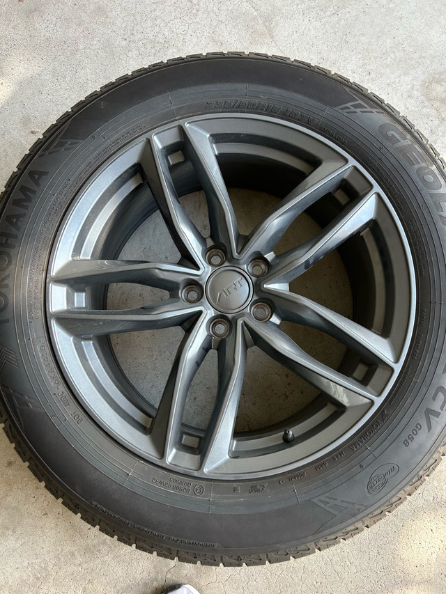 New tire and aluminum rim in Tires & Rims in Mississauga / Peel Region