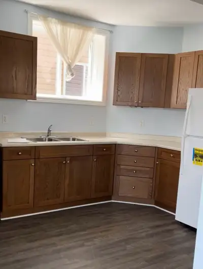 Strathroy Unit for Rent - UTILITIES included