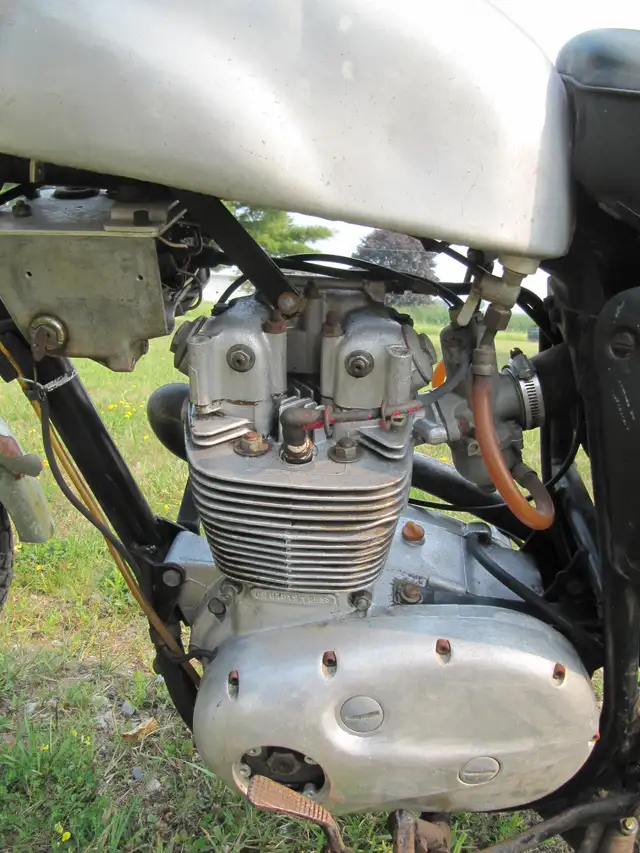 *SOLD* 2 X TRIUMPH TRAILBLAZER STREET SCRAMBLER MOTORCYCLES in Street, Cruisers & Choppers in Barrie - Image 11