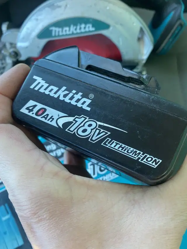 Makita Circular saw & 4AH battery for sale in Power Tools in Mississauga / Peel Region - Image 6